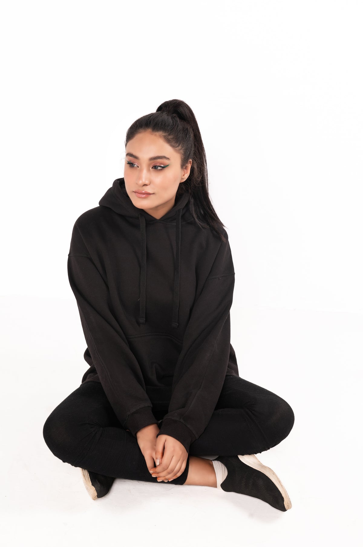 Plain black pullover hoodie women's hotsell