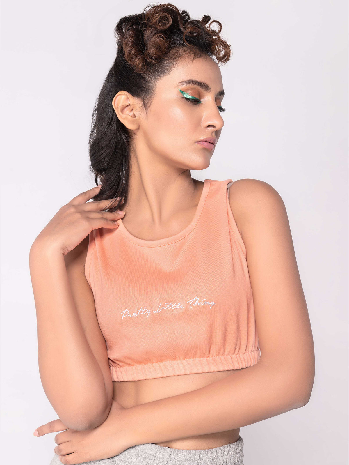 PETITE PEACH CROPPED EMROIDERED CROPPED VEST